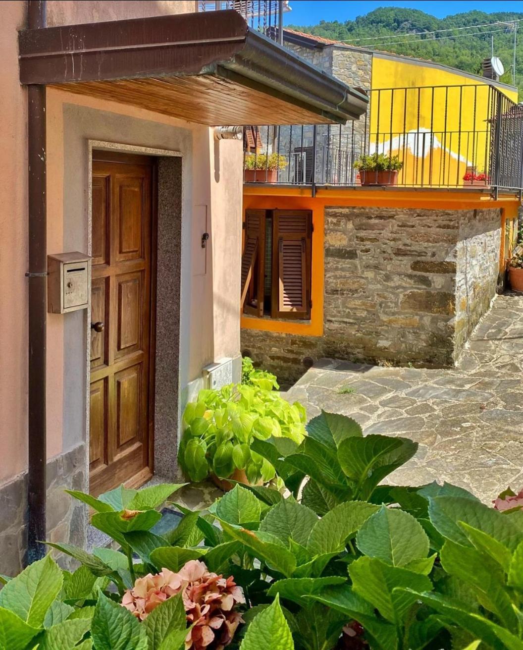 La Casetta Rosa Rocchetta di Vara Εξωτερικό φωτογραφία